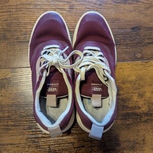 9.5 Vans Women's Burgundy Sneakers Classic Skate Style